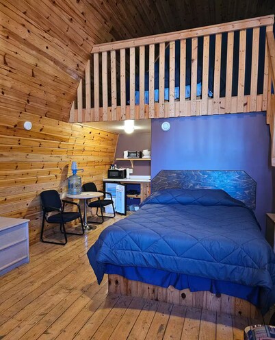 Barn In The Bush - Room 4, King, queen & futon