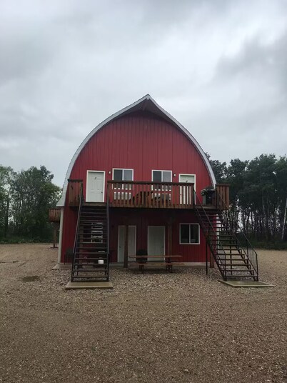 Barn In The Bush - Room 5, King, queen & futon
