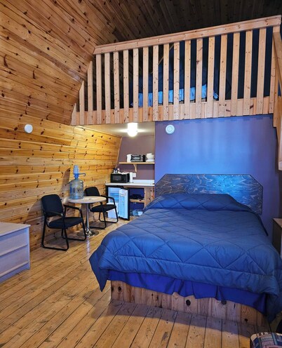 Barn In The Bush - Room 7 - King, queen & futon