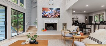 Masterpiece Cabin, 1 Acre +Hottub+Game Room