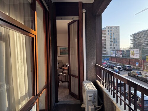 Benvenuti a Casa Kolbe 8,Milano centro M4 a pochi minuti da 5 Giornate e Duomo. 