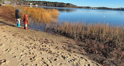 Waterfront, private, 2 bedroom apartment - SUMMER DATES AVAILABLE!