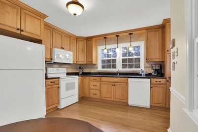 Dog Friendly House Near Duke + Downtown + Airport