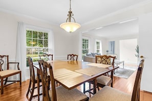 Dining - 10min-Duke Hospital+Uni+DTWN. AT&T fiber internet (Durham)