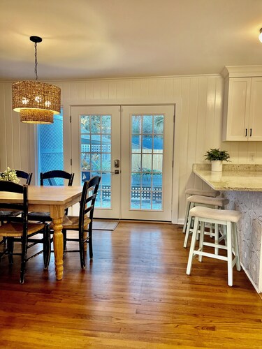 Beach cottage steps from the beach and just 1 mile from Coligny Plaza!