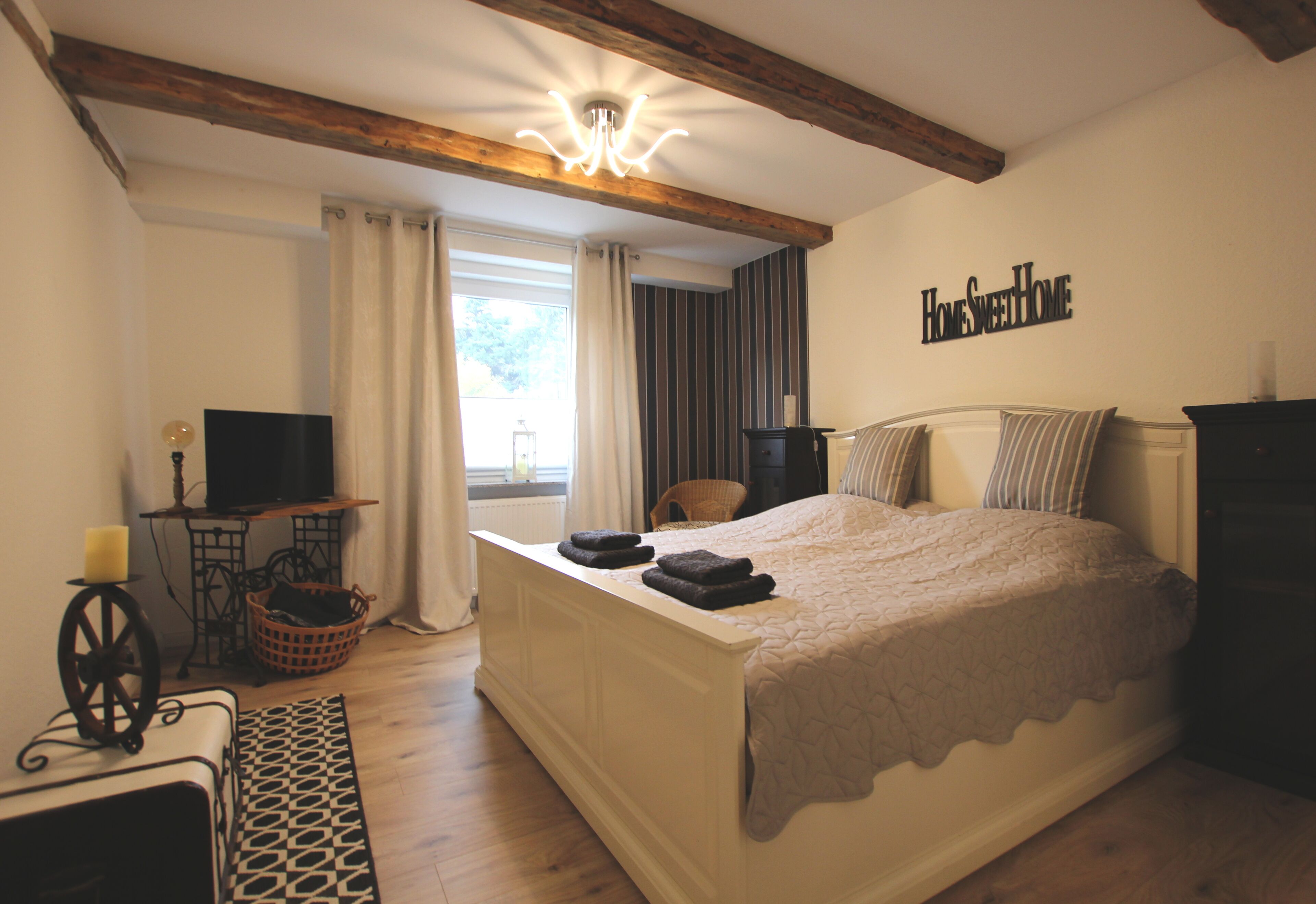 2 bedrooms, iron/ironing board, travel cot, free WiFi