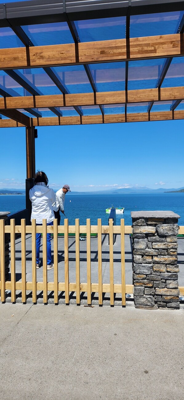 Property grounds - Nice place, great lakeside location

Heated Pool,
Spa Bath,
Strong WiFi,
SKY TV
 (Taupo)