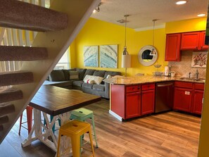 Apartment, 2 Queen-Betten (10 F Two Bedroom Condo) | Innenbereich