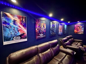 Interior - LAKE House with Heated Pool & Theater room in Kissimmee. 10 mins from Disney (Kissimmee)