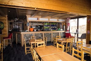 Bar (on property) - Hotel*** Restaurant & Bar in the heart of Peisey-Vallandry at the foot of the slopes (Landry)