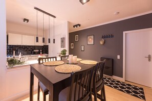 Dining - Cozy accommodation near Speicherstadt, Elbphilharmonie & Miniatur Wunderland (Hamburg)