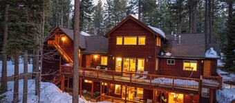 Spacious 7-bedroom estate with hot tube and WiFi in delightful Lake Tahoe