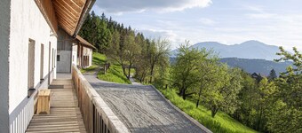 Mountain View Villa with Sauna and Hot-Tub - Three Bedroom Villa with Sauna and Hot-Tub