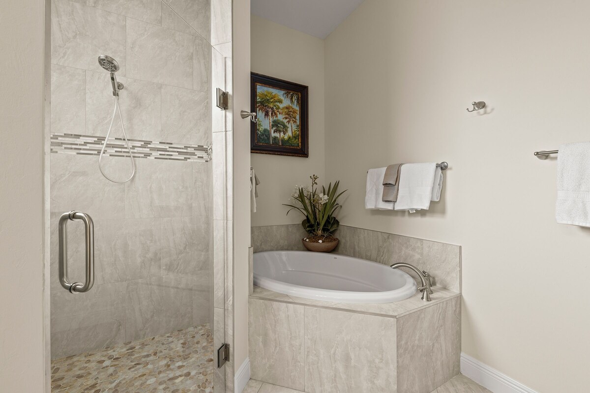 Photo 26 of Luxe Home 1 mile to Vanderbilt Beach, Pool & Spa, Pet Friendly