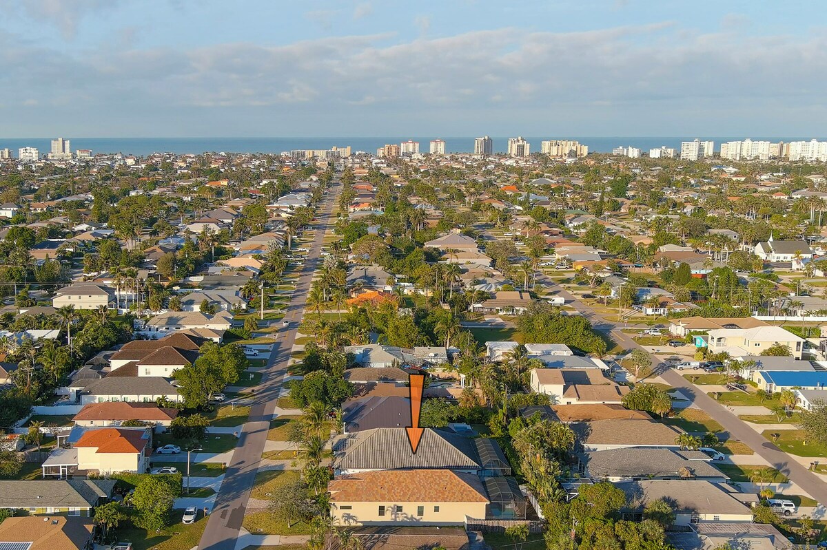 Photo 6 of Luxe Home 1 mile to Vanderbilt Beach, Pool & Spa, Pet Friendly