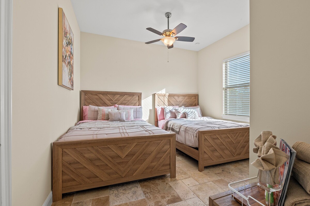 Photo 22 of Luxe Home 1 mile to Vanderbilt Beach, Pool & Spa, Pet Friendly