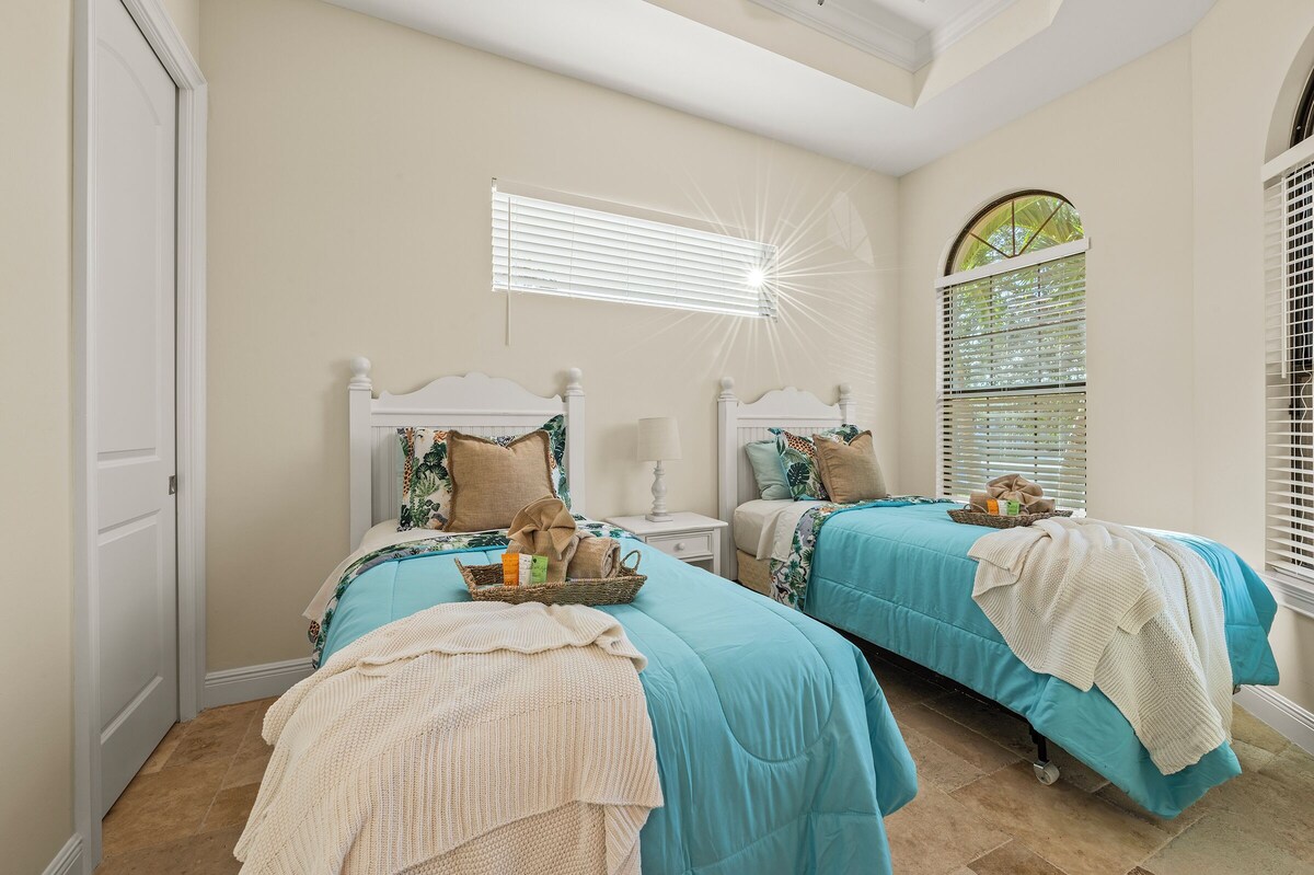 Photo 24 of Luxe Home 1 mile to Vanderbilt Beach, Pool & Spa, Pet Friendly