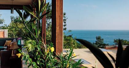 Casa Coyote; 7 bedrooms villa with 2 pools & ocean view