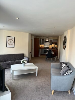 Smart TV - Premium City Apartment with Free Parking! (Birmingham)