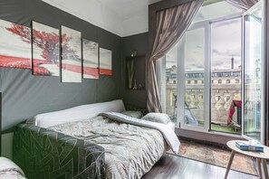 1 habitación, tabla de planchar con plancha, wifi y ropa de cama 