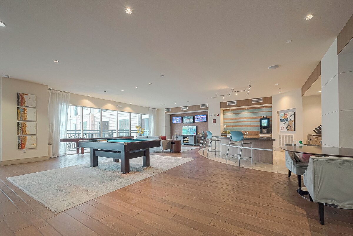 Photo 7 of Charming 2-bedroom apt with Top Notch Amenities, Walking distance to NRG & TMC