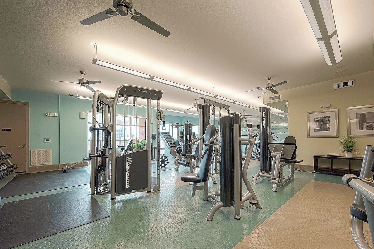 Photo 3 of Charming 2-bedroom apt with Top Notch Amenities, Walking distance to NRG & TMC
