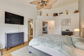 3 bedrooms, travel cot, Internet, bed sheets - Swim, Play & Cookout! Family Home in Phoenix (Phoenix)