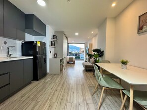 Deluxe Studio, Balcony, City View | Premium bedding, free WiFi, bed sheets