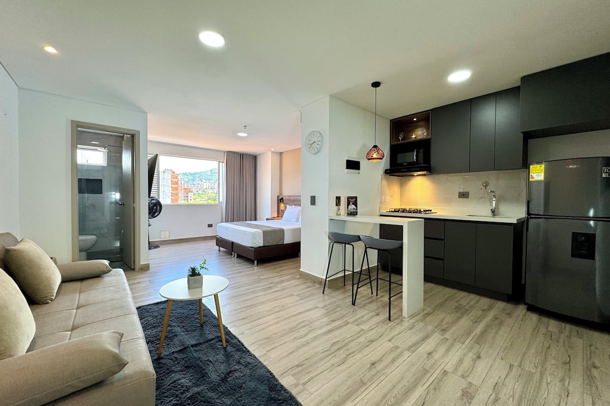 Estúdio luxo, 1 quarto, vista para a cidade | 1 quarto, roupas de cama premium, Wi-Fi de cortesia, roupa de cama