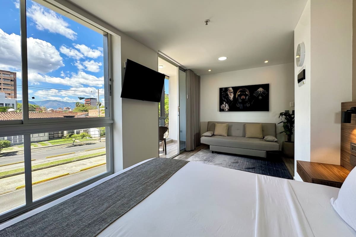 Estudio Deluxe, 1 habitación, balcón | 1 dormitorio, ropa de cama de alta calidad, wifi gratis y ropa de cama