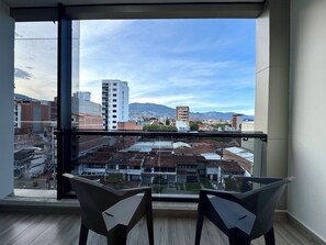 Deluxe studio, 1 slaapkamer, balkon, uitzicht op stad | Balkon