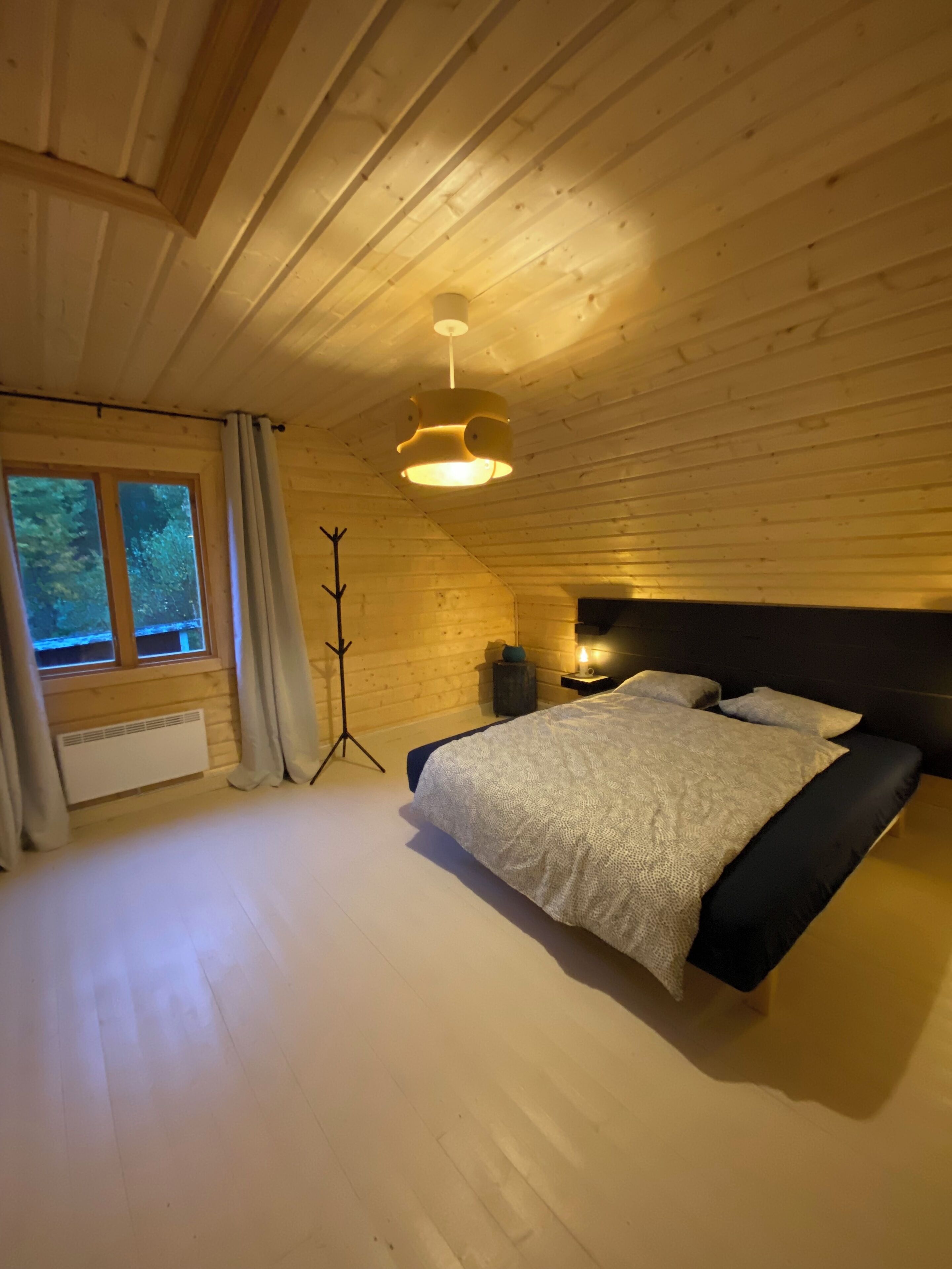 2 slaapkamers, een strijkplank/strijkijzer, reisbedje, wifi