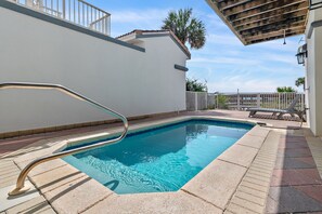 Beheizter Pool