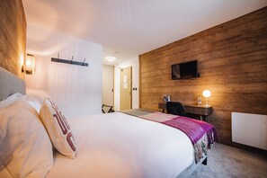 Chambre classique double, vue sur la montagne | Literie de qualité, lit avec matelas Select Comfort