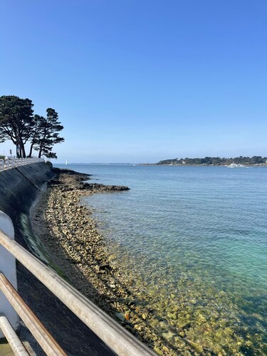 Plage à 300 m., piscine 29°, 5 ch., 4 sdb, calme