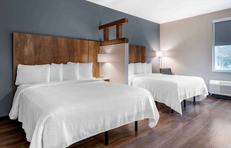 Premium Studio, 2 Queen Beds, Non Smoking, Refrigerator (Microwave) | Premium bedding, laptop workspace, iron/ironing board, free WiFi