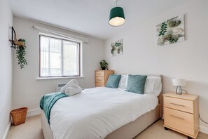 Apartment | 2 bedrooms, iron/ironing board, free WiFi, bed sheets - Canadawater-2bedroom-1bathroom-free Parking (London)