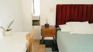 Comfort Double Room, 1 Double Bed | Individually decorated, iron/ironing board, free WiFi, bed sheets