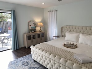 5 bedrooms, desk, travel cot, free WiFi