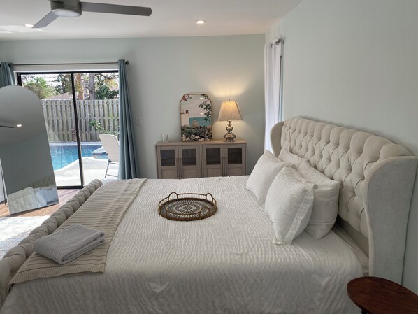 5 bedrooms, desk, travel cot, free WiFi