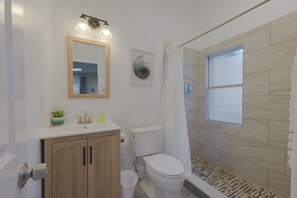Hair dryer, towels - Cozy 2 bedroom home in Orlando (Orlando)
