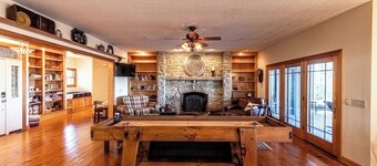 Cottage in the Woods - Farm Style
