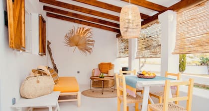 Can Roca - Modern & Stylish Villa