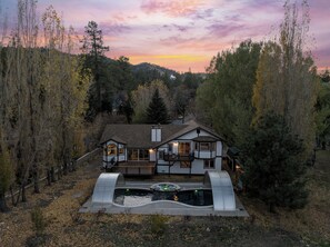 Exterior - Four Season Escape – Cozy Big Bear Cabin with Pool, Jacuzzi & Sauna (Big Bear Lake)