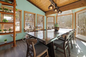 Dining - Four Season Escape – Cozy Big Bear Cabin with Pool, Jacuzzi & Sauna (Big Bear Lake)