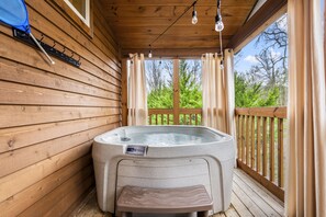 Interior - Hot Tub, Mountain views, Pool & Resort Escape! (gatlinburg)