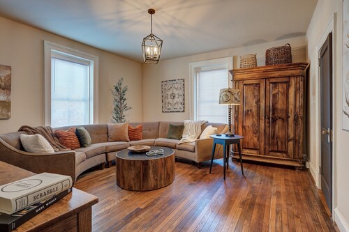 Historic 1880s 2-bedroom Downtown Apartment