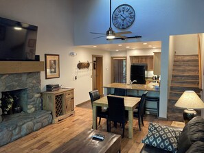 Smart TV, fireplace - Wonderful home in the heart of Oak Creek Canyon.   (Sedona)