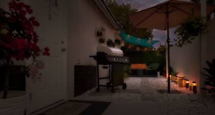 Sunny Hideout Apartment !