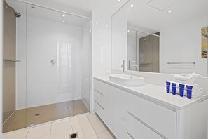 Leilighet, 2 soverom, bassengutsikt | Bad